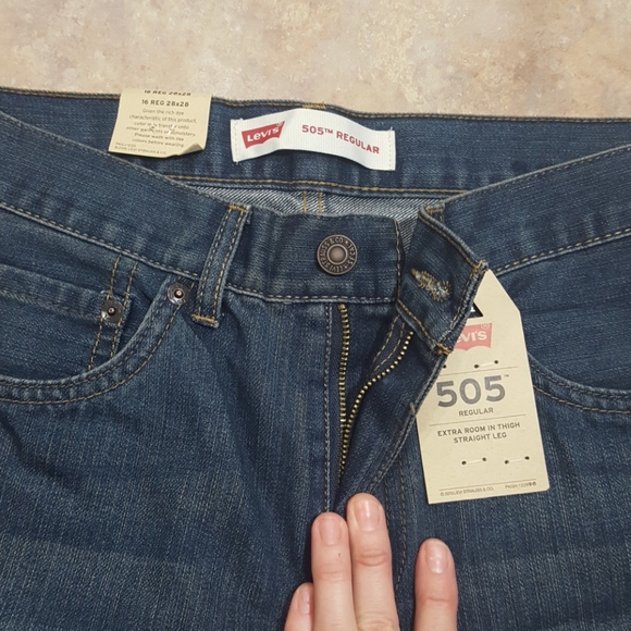 Boys size 16 reg Levis NWT - Picture 2 of 4